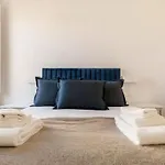 White Martelli Apartment Florence