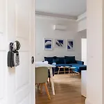 Apartment White Martelli *