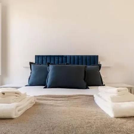 White Martelli Apartment Florence